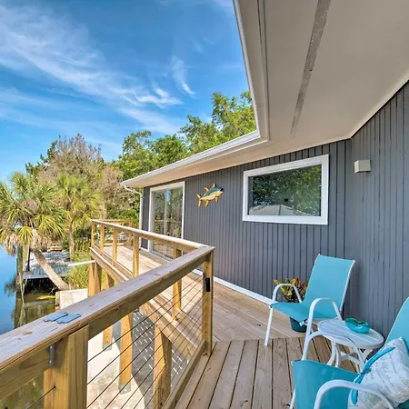 Newly Remodeled Gem On Homosassa River Canal!